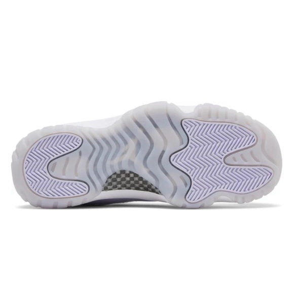 Air Jordan 11 Retro Low 'Pure Violet - Picture 5 of 12